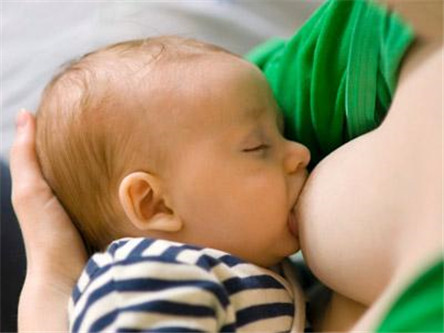 母乳喂养的正确姿势有哪些?喂的好宝宝长得快