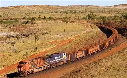 世界上最长的火车 7千多米10万多吨的怪物