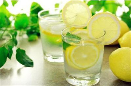 柠檬水有何功效?怎么喝才最养生?