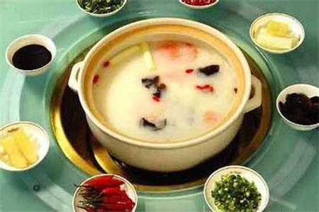 秋季火锅的7种养生汤底 你边吃边养生