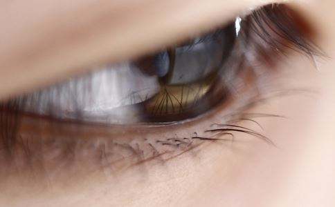 干眼症会引发忧郁焦虑 小心5种会诱发干眼症药物