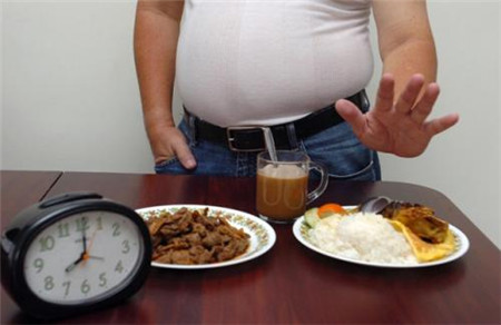 合理的吃饭方法 让你远离脂肪肝的威胁