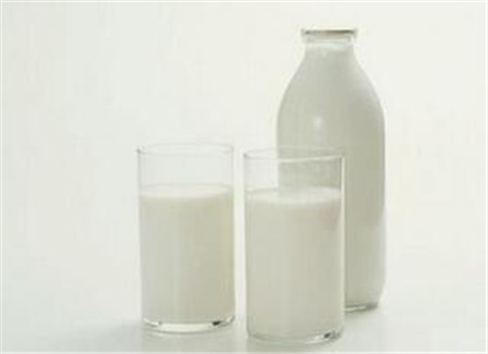 喝羊奶有什么好处?它营养高还是牛奶的高?