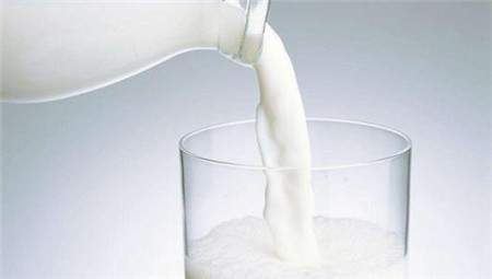 喝羊奶有什么好处?它营养高还是牛奶的高?