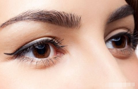 你的眼睛压力大吗?如何抵抗蓝光伤害、防干眼