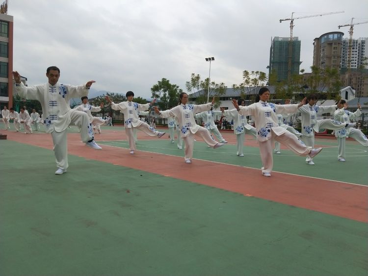 闽清举行第六届太极拳赛 500多名教育系统选手参加