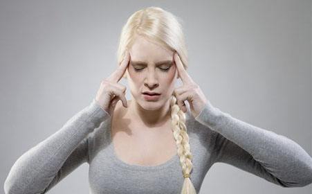 什么是压力型头痛 没事多练这一招头疼不药而愈！