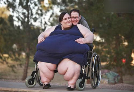 世界第一胖女人是谁 目标是胖到1吨重
