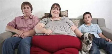 世界第一胖女人是谁 目标是胖到1吨重