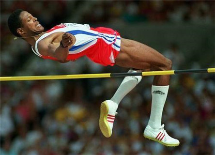 男子跳高世界纪录保持者:索托马约尔