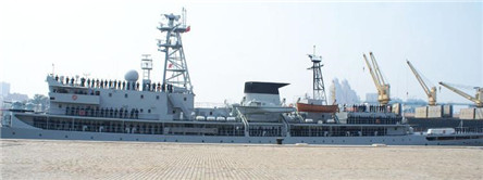 郑和号 我国最大的集装箱船和训练舰