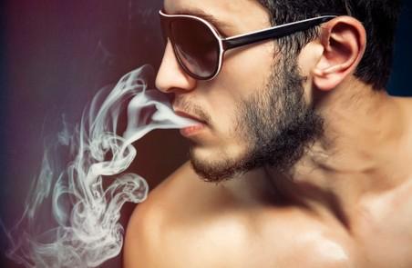 吸烟时很有男人味? 吸烟会导致阳痿你知道吗?