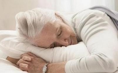 睡眠长短决定寿命 60岁老人应该怎么睡?