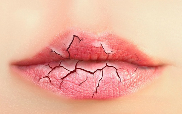 如何通过观察嘴唇来判断身体的健康情况？